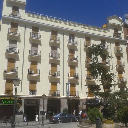 Hostal Triana Madrid Exterior photo