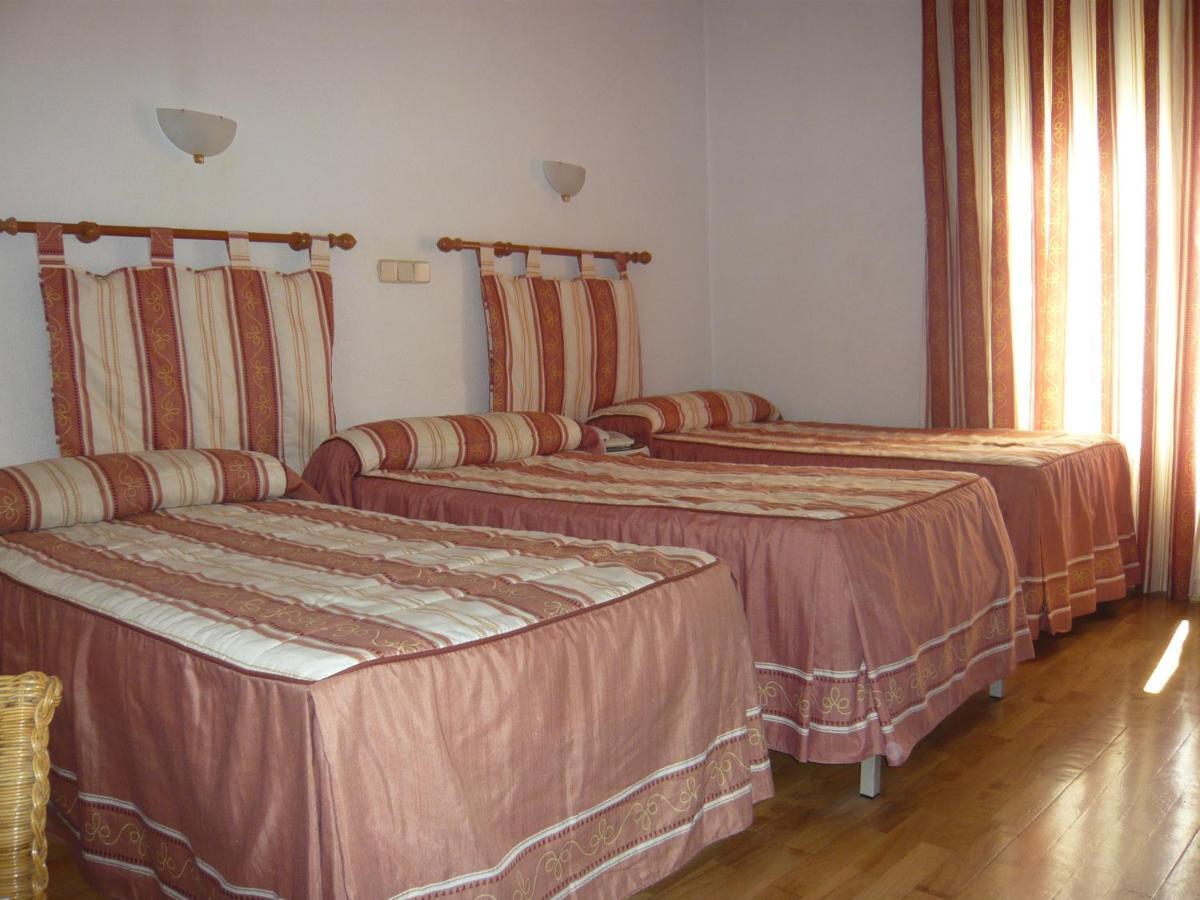 Hostal Triana Madrid Room photo